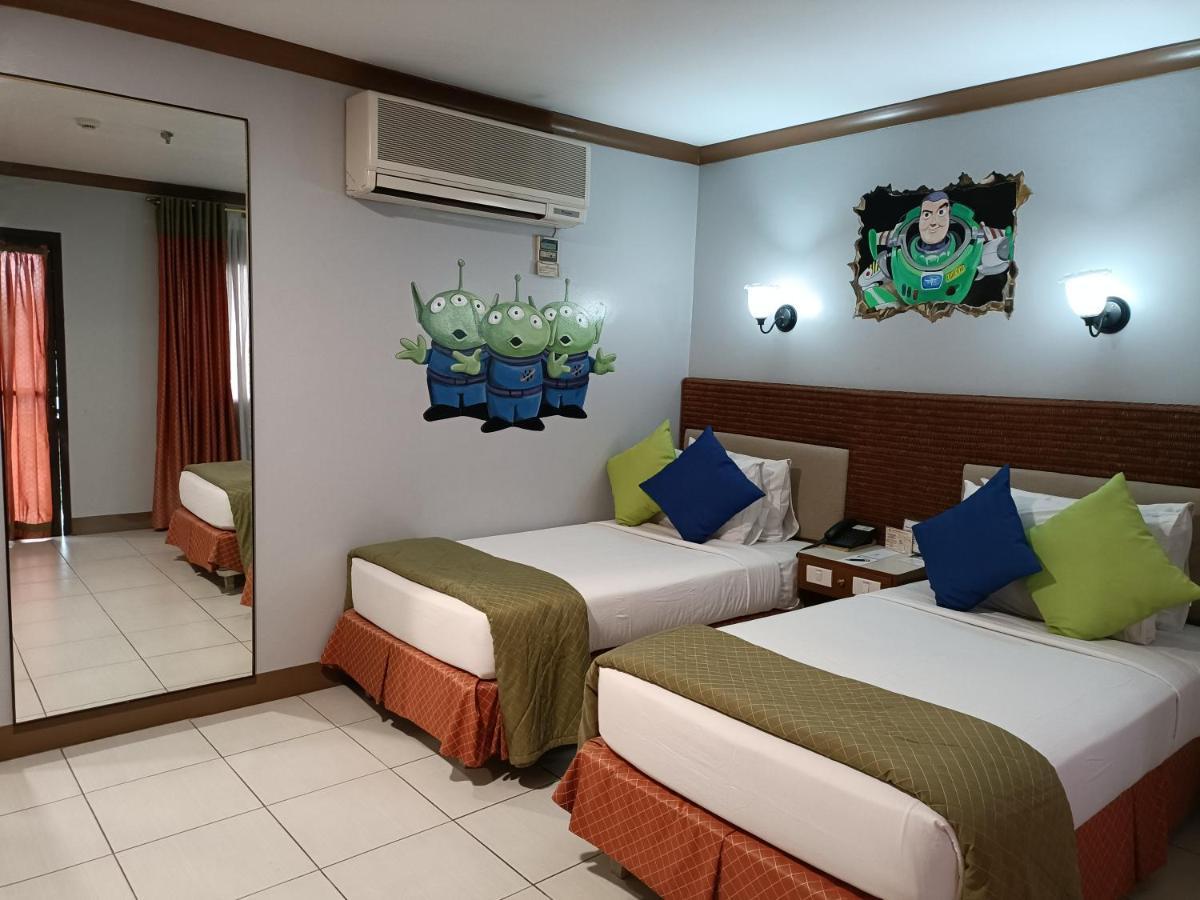 The Golden Pine Hotel Baguio City Exterior photo